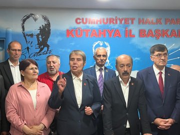 Kütahya İl Başkanlığında bayramlaşma programı grup fotoğrafı