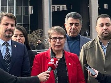 Adliye önünde basın açıklaması fotoğrafı